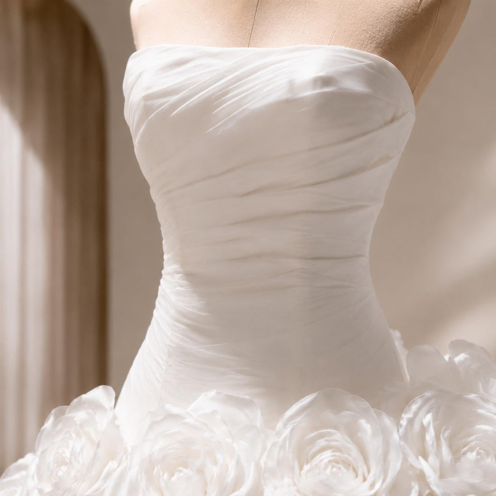 3D Floral Strapless Organza Ball Gown Wedding Dress